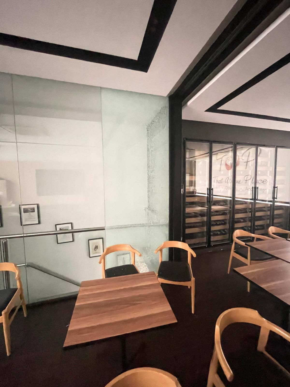 Reliable Broken Glass Replacement Service in Singapore – Tasfia Engineering & Construction Pte Ltd